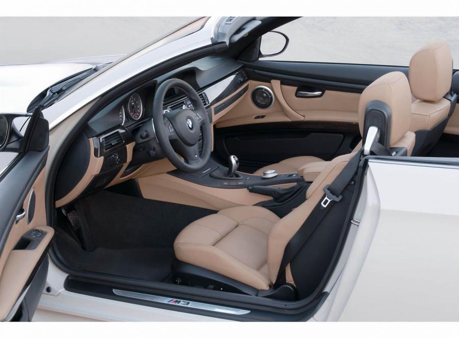  BMW M3 Convertible 2009 года  (фото 38 из 59)